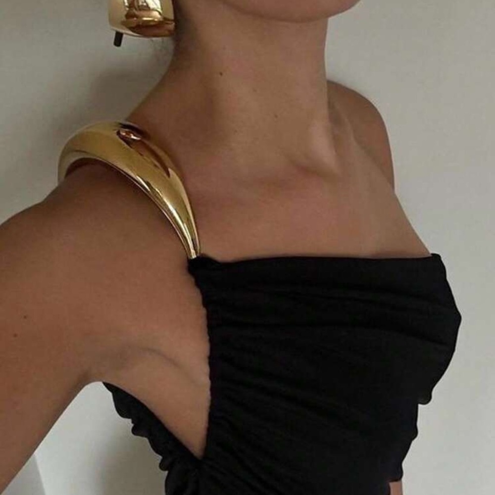 Metal Shoulder Decoration Solid Color Asymmetric Hem Sleeveless Pleated Blouse